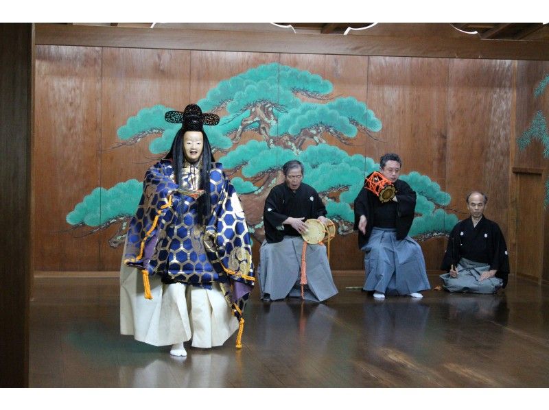 【福岡・福岡市】650年の歴史を持つ伝統芸能「能」を体験！団体様、外国の方の参加も大歓迎です！の紹介画像
