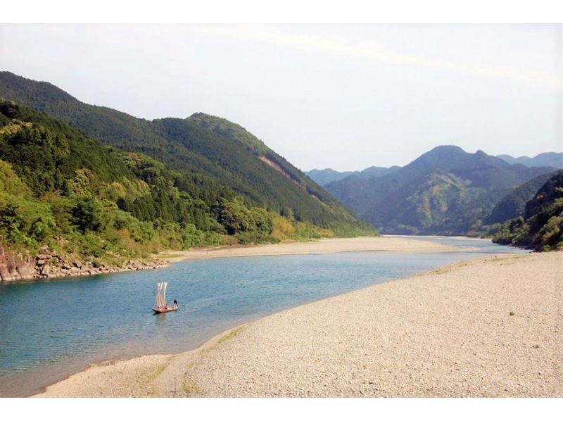 【三重・熊野】川の熊野古道を伝統の木造船 &rdquo;三反帆&rdquo; で巡る 熊野川遊覧（午前10:00～）の紹介画像