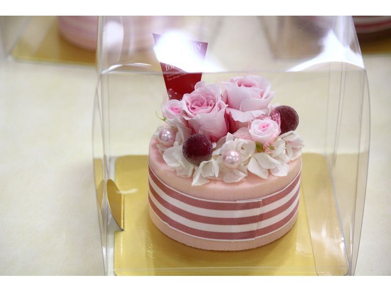 【山梨・甲府】早期予約で割引特典付き！プリザーブドフラワーを使用したフラワーケーキ作りの紹介画像