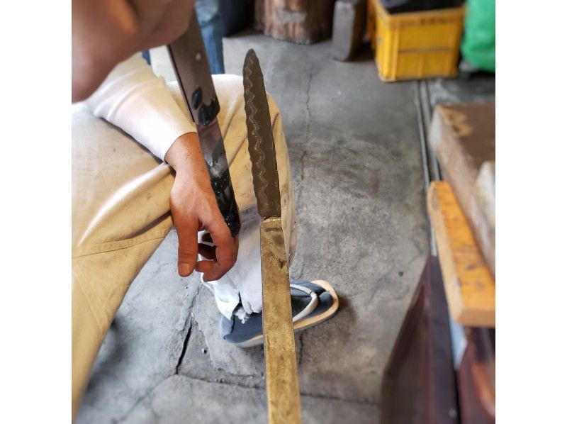 【岐阜・関】刀鍛冶が教える日本刀の材料で「小柄作り体験」　　※駅より送迎可能！の紹介画像