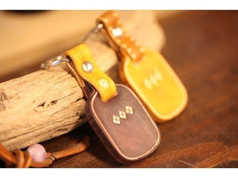 【大阪難波】皮革工藝一日體驗☆手工手鐲和鑰匙鏈體驗♪の紹介画像