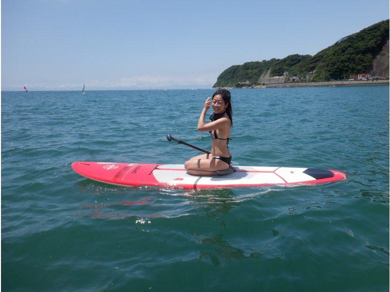 SUP遊船和放鬆的芳香瑜伽體驗作為一套（海上紀念照+飲料）の紹介画像