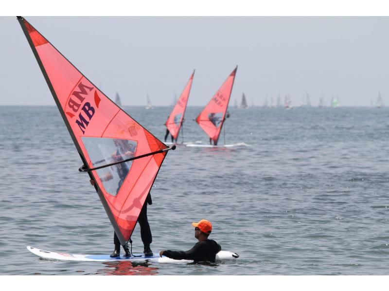 [神奈川·饺子：欢迎初学者！帆板运动半天体验课程♪の紹介画像