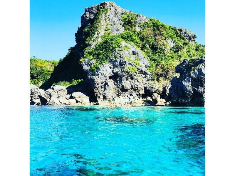 Popular NO.1! ! Unexplored area of God's island, Hamahiga Island & secret beach landing kayak tour!の紹介画像