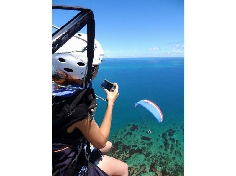 [Okinawa Nakagusuku] Motor Paragliding sightseeing experience flight! (Regional coupon available)の紹介画像