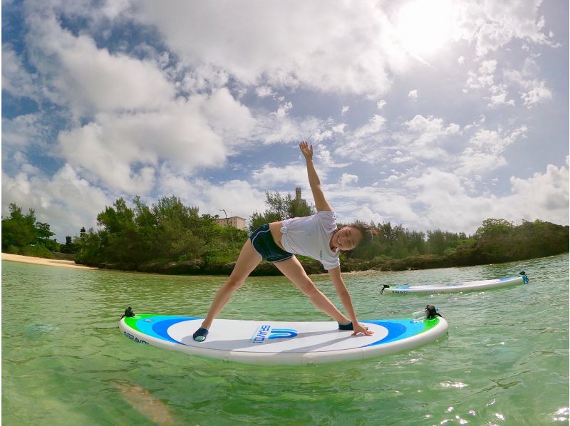【沖縄・宮古島】初めてでも楽しめる！海の上でココロとカラダを解き放つSUP YOGA【写真データプレゼント】の紹介画像