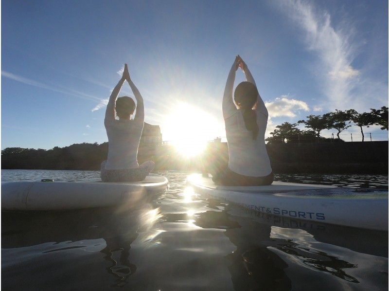 【沖縄・宮古島】初めてでも楽しめる！海の上でココロとカラダを解き放つSUP YOGA【写真データプレゼント】の紹介画像