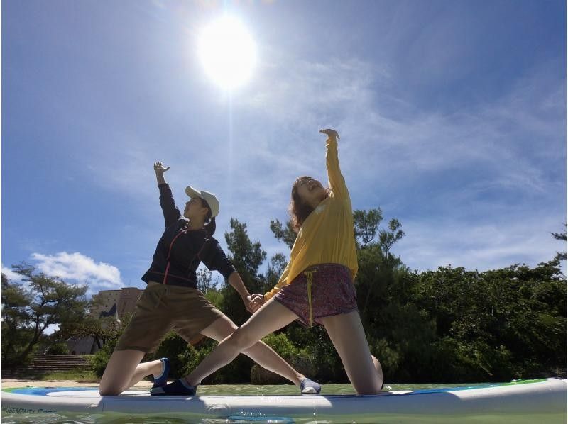 【沖縄・宮古島】初めてでも楽しめる！海の上でココロとカラダを解き放つSUP YOGA【写真データプレゼント】の紹介画像