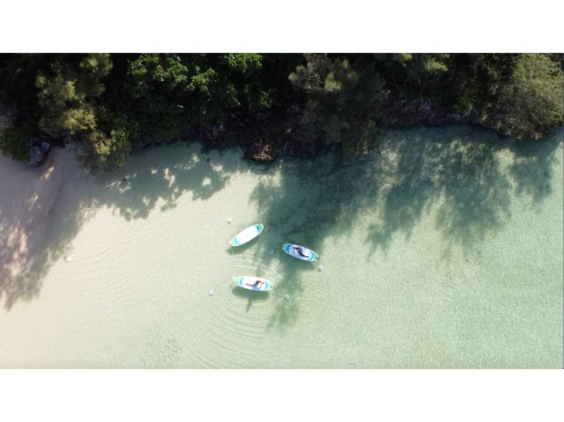 【沖縄・宮古島】初めてでも楽しめる！海の上でココロとカラダを解き放つSUP YOGA【写真データプレゼント】の紹介画像