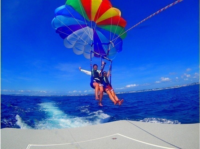 【毎日5組限定】ボートで楽々！青の洞窟シュノーケリング＆絶景パラセーリング★EX絶景体験★青の洞窟写真★熱帯魚餌付けの紹介画像