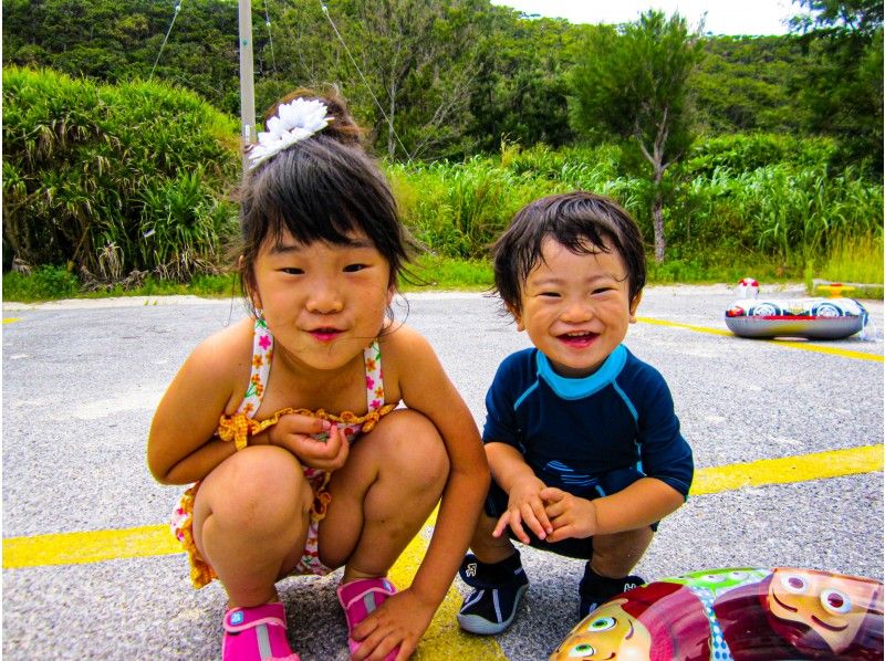 [오키나와파랑의 동굴] 2 세 ~ 푸른 동굴 ぷくぷく 스노클링! 수중 사진 & 별의 모래 선물, 먹이주기 체험도 무료の紹介画像