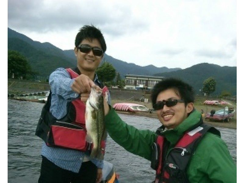 河口湖巴斯钓鱼课（巴斯船课程）1人の紹介画像