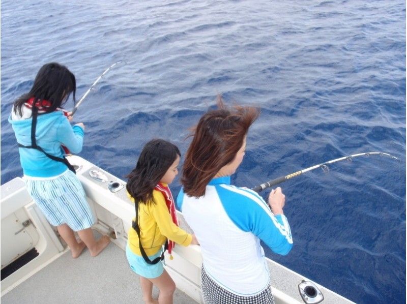 [โอกินาว่า・ เกาะอิชิกากิ】ตกปลาและดำน้ำตื้น☆หลักสูตร 1 วันพร้อมอาหารกลางวันの紹介画像