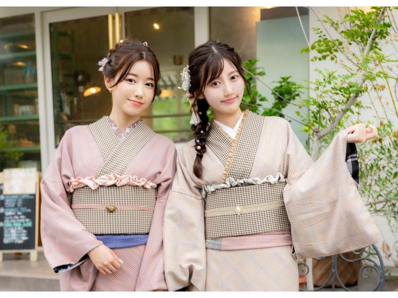 【도쿄 아사쿠사] 아사쿠사 역 도보 0 분! 기모노 세트 & 헤어 세트인가 & 입기 포함 플랜! 비오는 날 우산 무료 대여 중 ♪の紹介画像