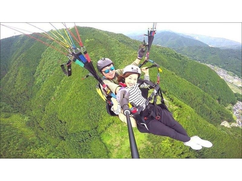 [คันไซ-เฮียวโกะ] ใน Tambaพาราไกลด์ดิ้ง(Paragliding)ประสบการณ์ (หลักสูตรการบินควบคู่สองที่นั่ง)の紹介画像