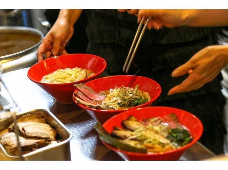 【東京・原宿】在超有名牛骨面店學習拉麵製作！★做湯，燒，裝盤挑戰！超美味體驗！の紹介画像