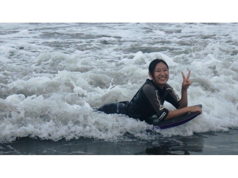 Summer and autumn are the best seasons for bodyboarding! There may be days when we can rent the board exclusively for you. Inexperienced people are welcome! Kanagawa Prefecture, Shonan, Chigasaki, BB Schoolの紹介画像