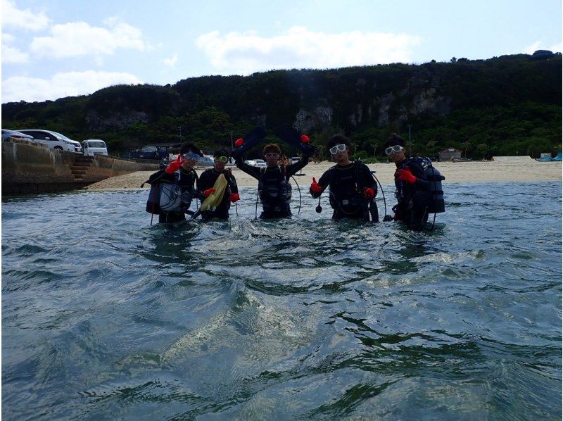 [冲绳-宫古岛]海滩体验深潜！从海滩轻松舒适！与许多鱼会合！早上的课程の紹介画像