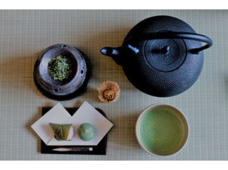 [京都嵐山]醫治旅途中的疲勞！享受五種感官享受的綠茶足浴和足部按摩（禪宗，需時50分鐘）の紹介画像