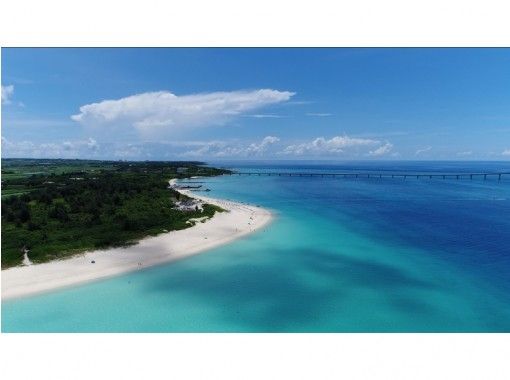 沖縄 宮古島 鮮やかな思い出を 透き通る海と一緒にドローン空撮 ビーチプラン アクティビティジャパン