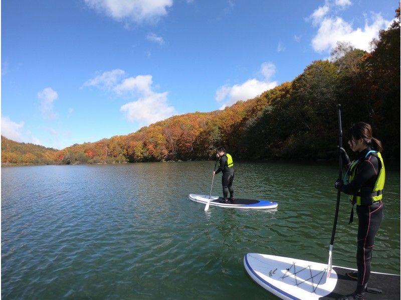 【長野・志賀高原】標高1400メートル！避暑地での琵琶池SUP体験 ♪ 半日コースの紹介画像