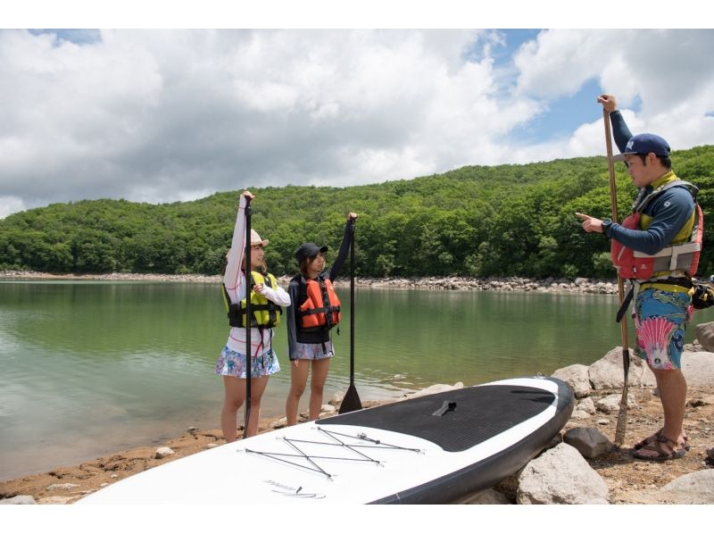 【長野・志賀高原】標高1400メートル！避暑地での琵琶池SUP体験 ♪ 半日コースの紹介画像