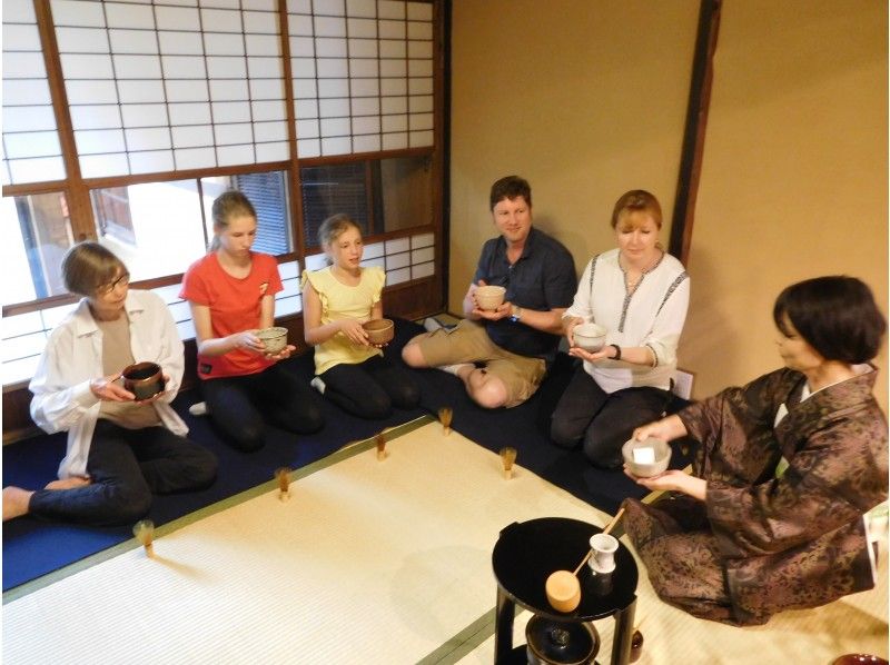 [京都·Higashiyama]在Kyomachiya的茶道体验♪の紹介画像