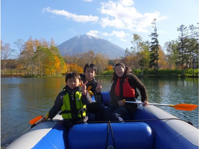【北海道・ニセコ】０歳からOK。1組限定 貸切り 紅葉のんびりラフティングツアー♪ペットも一緒に！の紹介画像