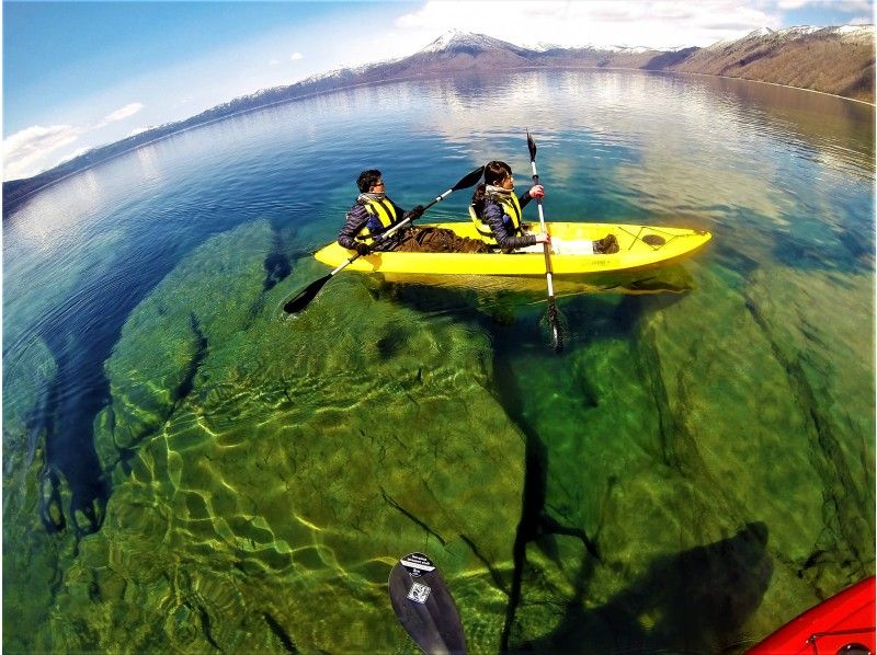 [Hokkaido, Lake Shikotsu] Clear kayak tour (autumn leaves season) Superb view! Tour photo present ♪