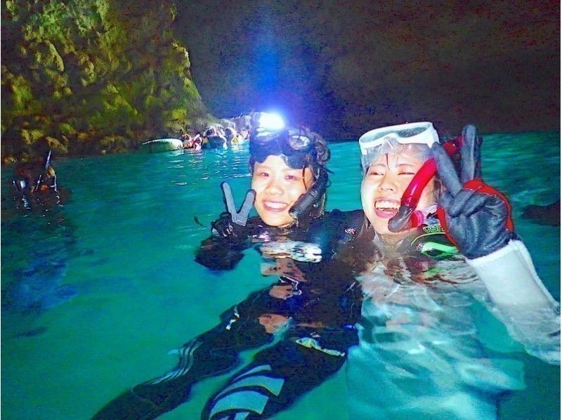 [Okinawa, Onna Village] Enjoy a relaxing boat ride! Blue Cave snorkeling! Free photo shoots and data! Send via LINEの紹介画像