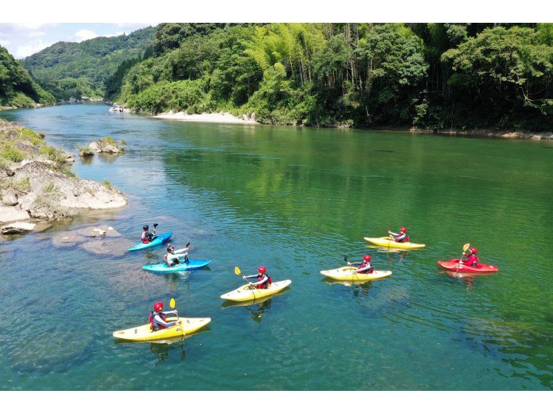 SALE! The royal water sport! Your first mini-touring trip on a full-scale river kayak on the clear Yoshino River! Lessons included [Kochi]の紹介画像