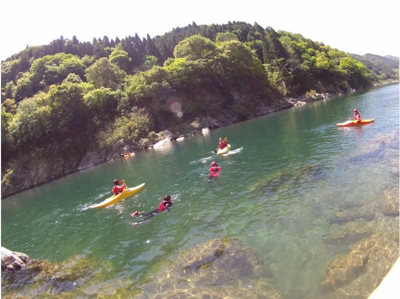 SALE! The royal water sport! Your first mini-touring trip on a full-scale river kayak on the clear Yoshino River! Lessons included [Kochi]の紹介画像