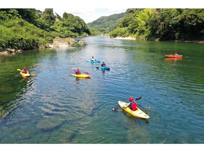 SALE! The royal water sport! Your first mini-touring trip on a full-scale river kayak on the clear Yoshino River! Lessons included [Kochi]の紹介画像