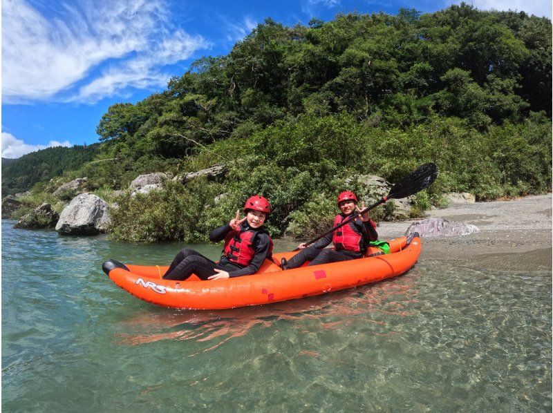 SALE! The royal water sport! Your first mini-touring trip on a full-scale river kayak on the clear Yoshino River! Lessons included [Kochi]の紹介画像