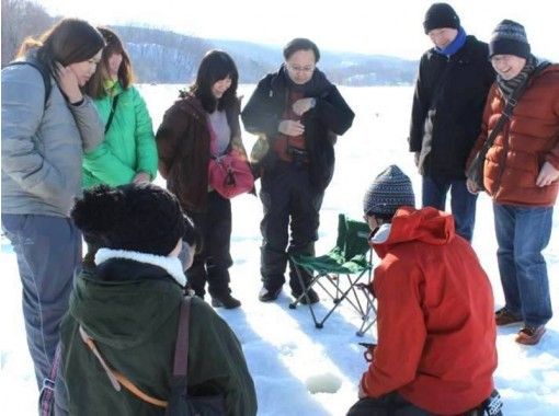 北海道 網走 冬プログラム一番人気 網走湖ワカサギ釣り体験 釣った魚はその場で天ぷらに アクティビティジャパン