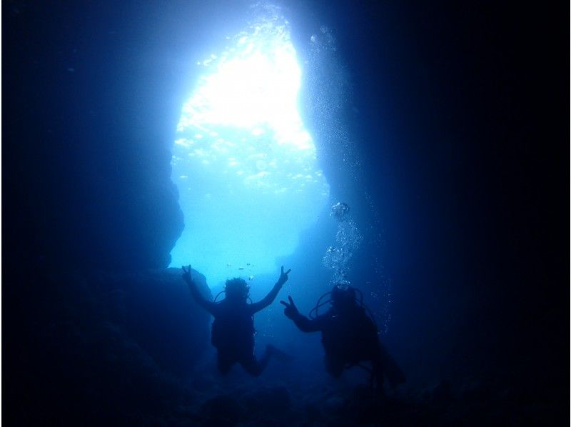 [ประสบการณ์ Boat Blue Caveดำน้ำ+ รูปแบบการเล่นกีฬาทางน้ำ 3 ประเภท] รูปถ่าย, อาหาร, ค่าธรรมเนียมการขึ้นเครื่อง!の紹介画像