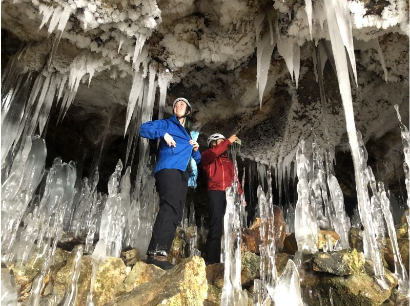 【北海道・支笏洞爺】日本最大の氷筍洞窟へ「大滝氷筍洞窟探訪」の紹介画像