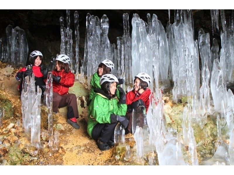 【北海道・支笏洞爺】日本最大の氷筍洞窟へ「大滝氷筍洞窟探訪」の紹介画像