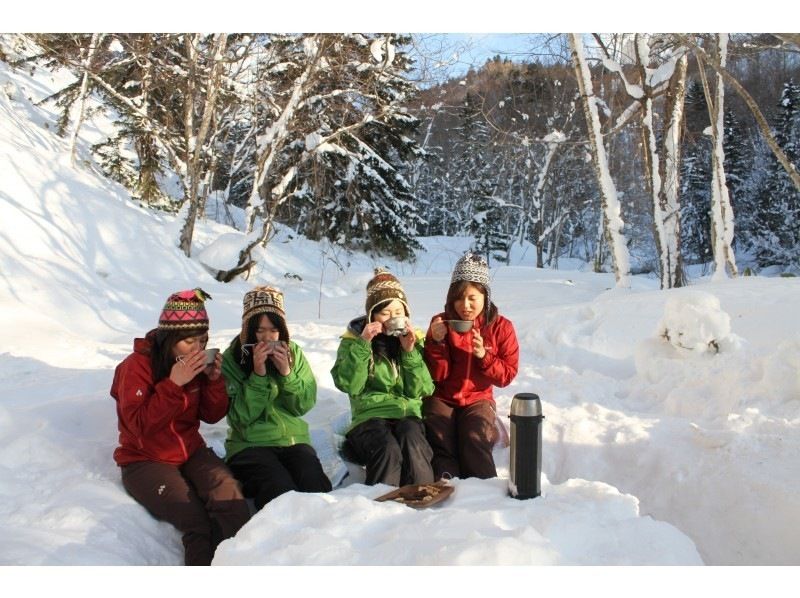 [Hokkaido/Shikotsu-Toya] Visit the largest ice bamboo cave in Japan, "Otaki Ice Bamboo Cave Exploration" and an outdoor cafe!の紹介画像