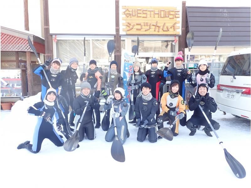 【北海道・支笏湖】手ぶらでOK！（冬ツアー）底が透明なクリアカヤックで、水質日本トップクラスの湖・川の美しさを体感！ツアー写真無料の紹介画像