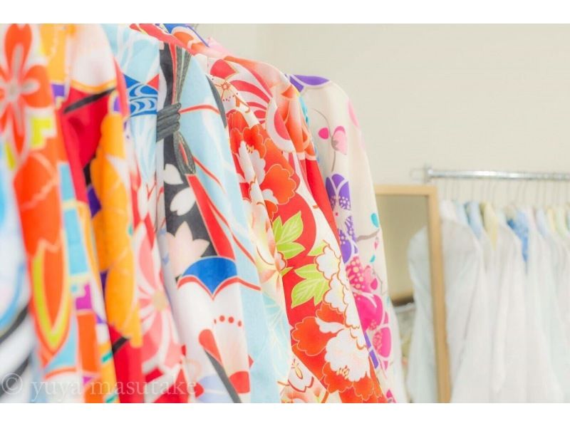 【京都・八坂神社】着物レンタル『レトロはんなりプラン』 デザイナーズ着物が選べる！手ぶらで来店・１２才～OKの紹介画像