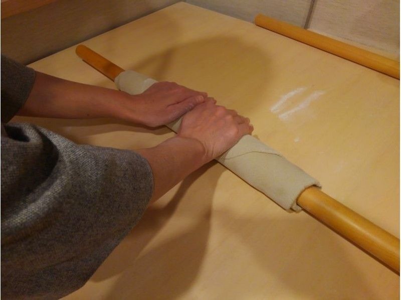Soba noodle making experience by Kamakura Hase Shiorian, a business in Kanagawa Prefecture