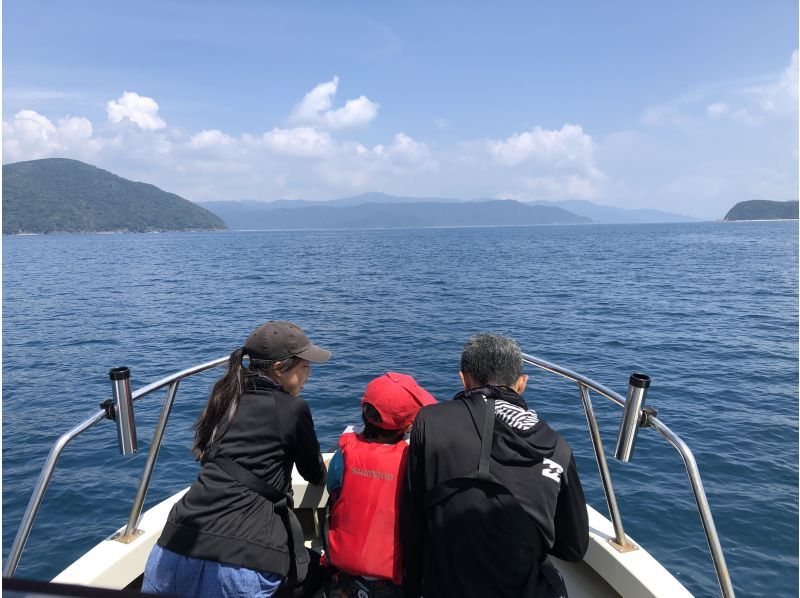 [Amami Oshima] Boat fishing tour by hand *half-day course * You can bring fish to a tavern!の紹介画像