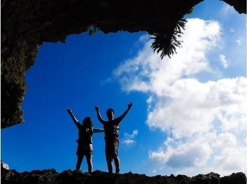 [Okinawa / Ishigaki island] Blue cave Snorkeling experience and waterfall play! GoTo Travel Paper Coupons Acceptedの紹介画像
