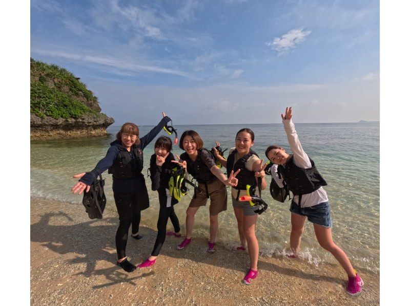 [Ishigaki Island] Same-day reservations OK! Popular NO.1 Sea Turtle High Encounter Rate Blue Cave & Sea Turtle Snorkel << Photo Data, Equipment & Free Pick-up >> Super Summer Sale Now Ongoingの紹介画像
