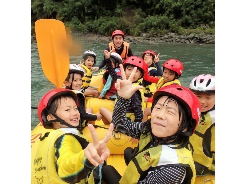 "SALE!" Family adventure!! ★Wanpaku Family Course (AM course, OK for ages 3 and up) [Kumamoto, Kuma River] Kuma River Raftingの紹介画像