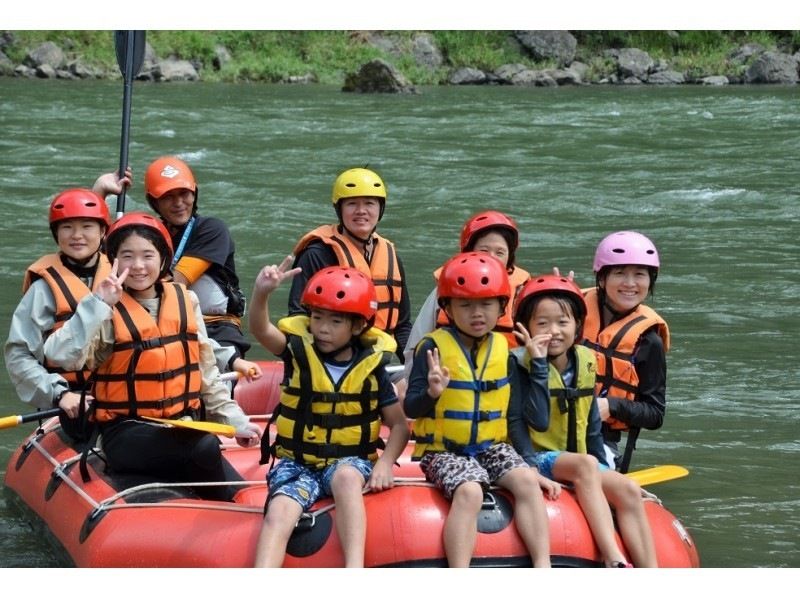 "SALE!" Family adventure!! ★Wanpaku Family Course (AM course, OK for ages 3 and up) [Kumamoto, Kuma River] Kuma River Raftingの紹介画像