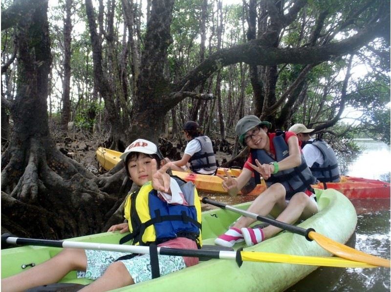 【沖縄・億首川】沖縄県カヤック・カヌー協会公認ガイドと行く・マングローブ林&rarr;海&rarr;ビーチ上陸・初心者でも２度目の参加でも楽しめる・無料撮影付の紹介画像