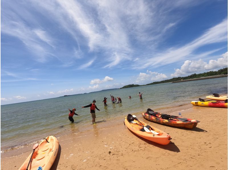 【沖縄・億首川】沖縄県カヤック・カヌー協会公認ガイドと行く・マングローブ林&rarr;海&rarr;ビーチ上陸・初心者でも２度目の参加でも楽しめる・無料撮影付の紹介画像