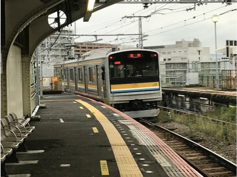 レトロ感漂うローカル線「JR鶴見線」で行く!川崎工場夜景3つのスポットめぐり【11528】の紹介画像